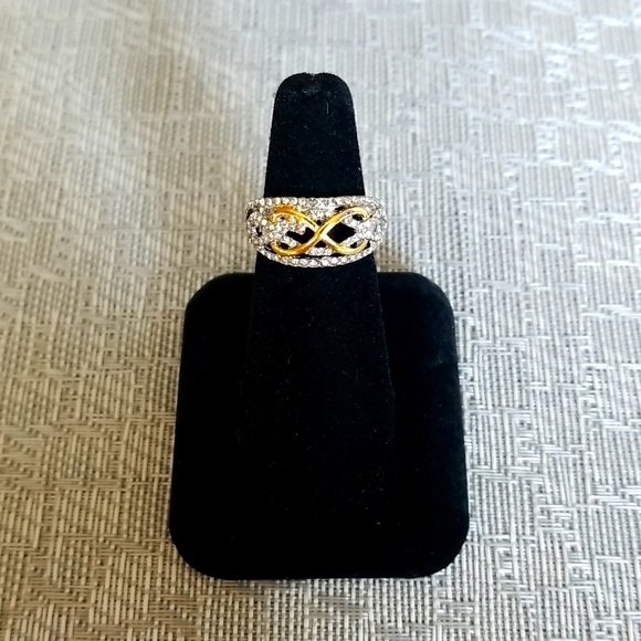 Size 7 ring silver tone with gold tone infinity - Picture 1 of 2